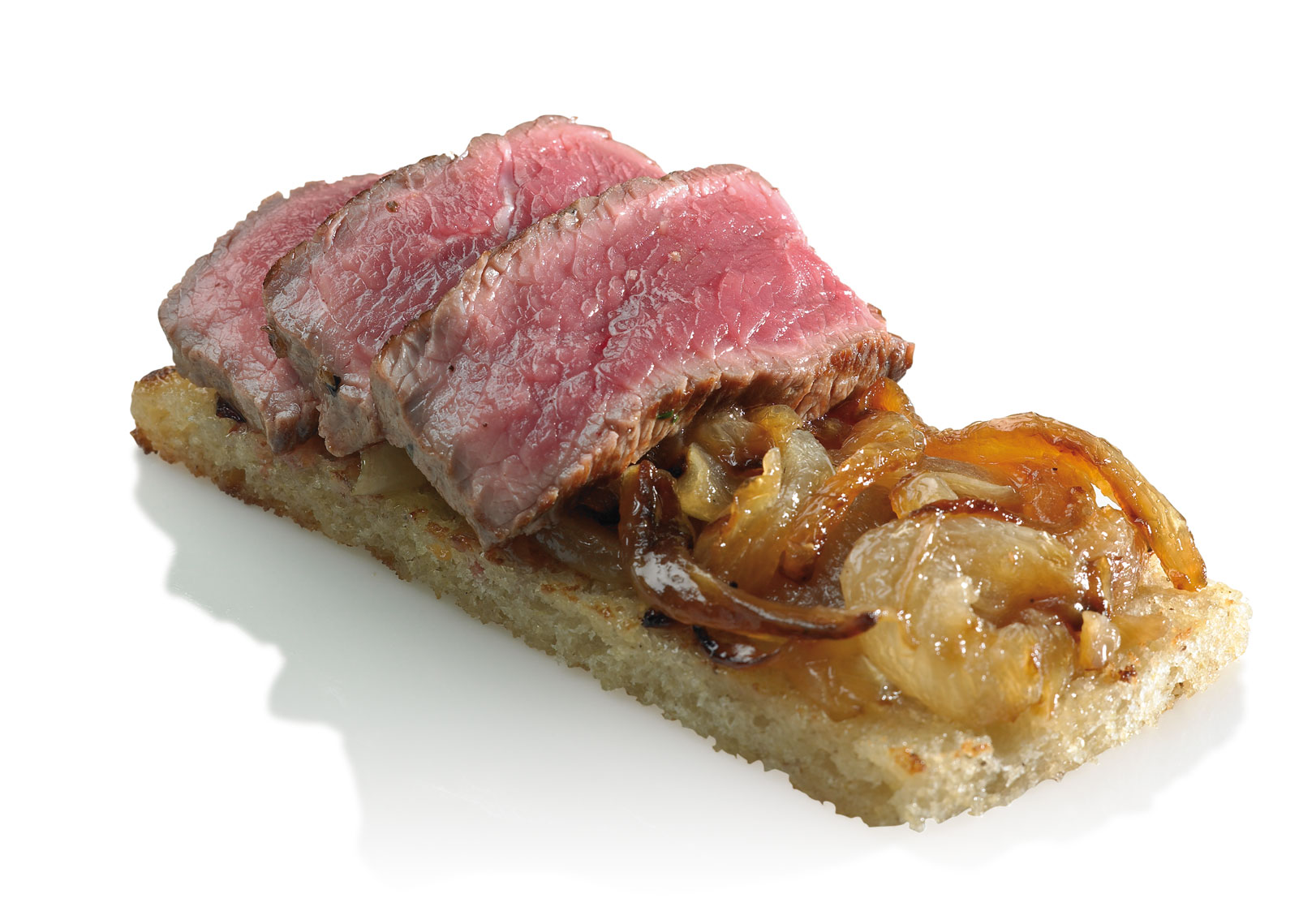 Receta Ternera Gallega TOSTA DE TERNERA GALLEGA CON CEBOLLA CARAMELIZADA Y PIMIENTOS DE HERBÓ 003
